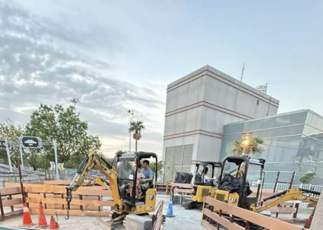 Suzuka Circuit Park Kaohsiung: The Ultimate Family Guide (2026 Update) 28 Exclusive in Taiwan! 1:1 Real Excavator – Ride a Genuine Digging Machine Suzuka Circuit Park