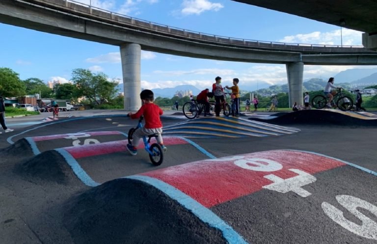 Kids Riverside BikePushbike Park in Xindian New Taipei City 5