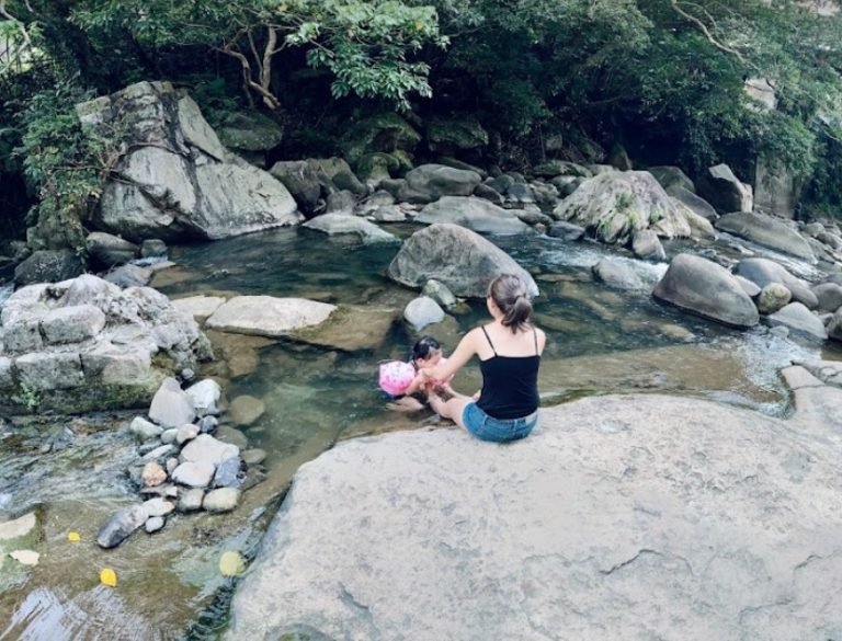 Nei Shuang Xi Family Kids friendly safe Nature Waterslides in Shilin Taipei feature